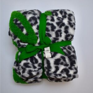 Aerie Green and Grey Patterned Throw Blanket